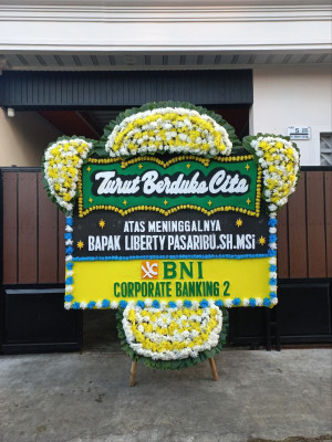 Papan Bunga Duka di Pasa Gadang