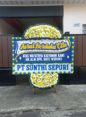Papan Bunga Duka di Pasa Gadang