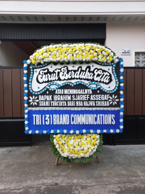Papan Bunga Duka di Pasa Gadang